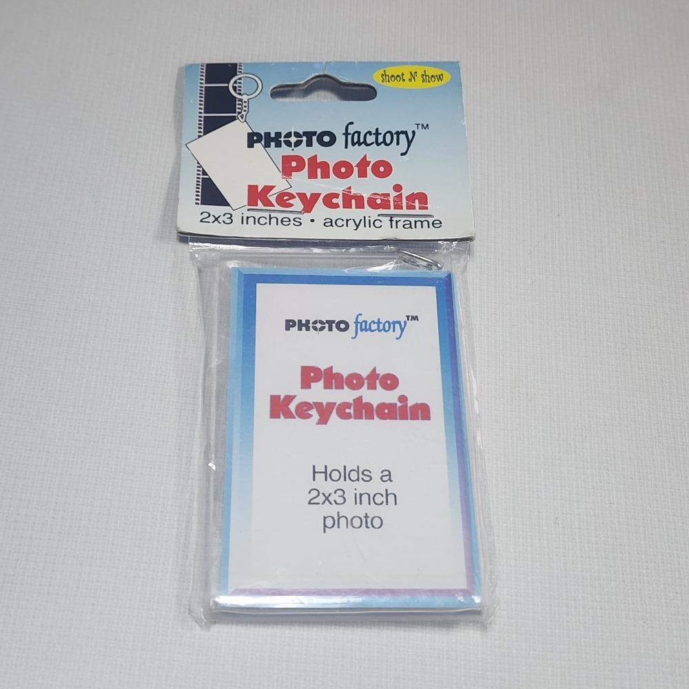 Vintage NIP Retro Acrylic Photo Key Frame Chain Ring 2 x 3 Personalize Insert